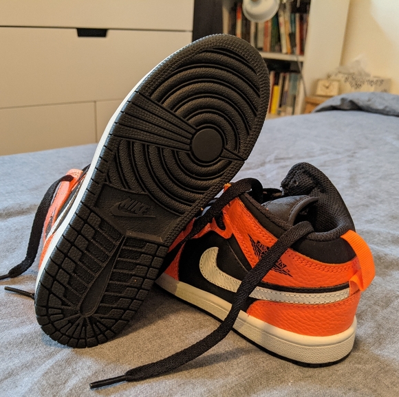 NWT Air Jordan 1 Mid PS Sneakers in Black/Cone - Picture 6 of 11